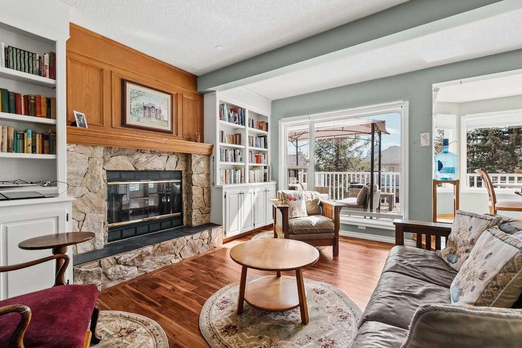 Picture of 33 Evergreen Gardens SW, Calgary Real Estate Listing