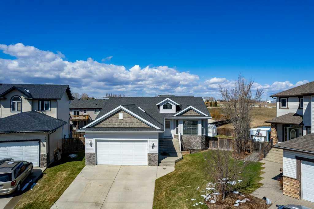 Picture of 8 Bondar Gate , Carstairs Real Estate Listing