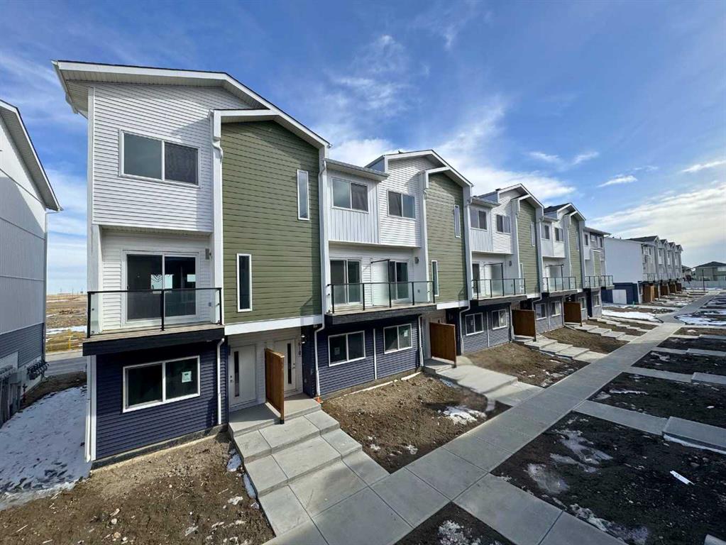 Picture of 620 Red Sky Villas NE, Calgary Real Estate Listing