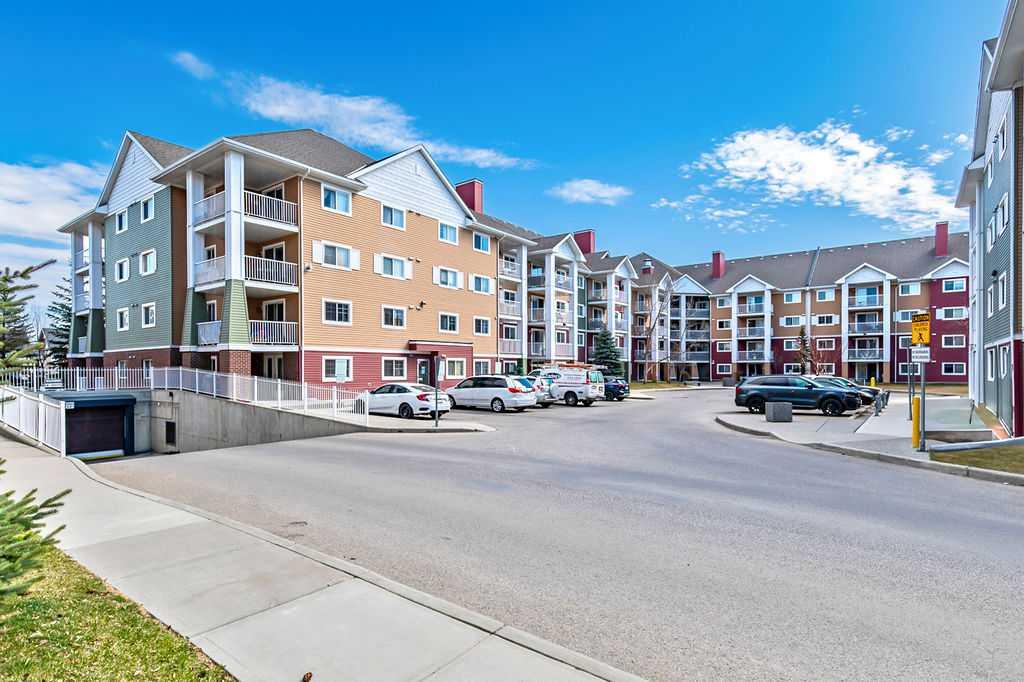 Picture of 3326, 10 Prestwick Bay SE, Calgary Real Estate Listing