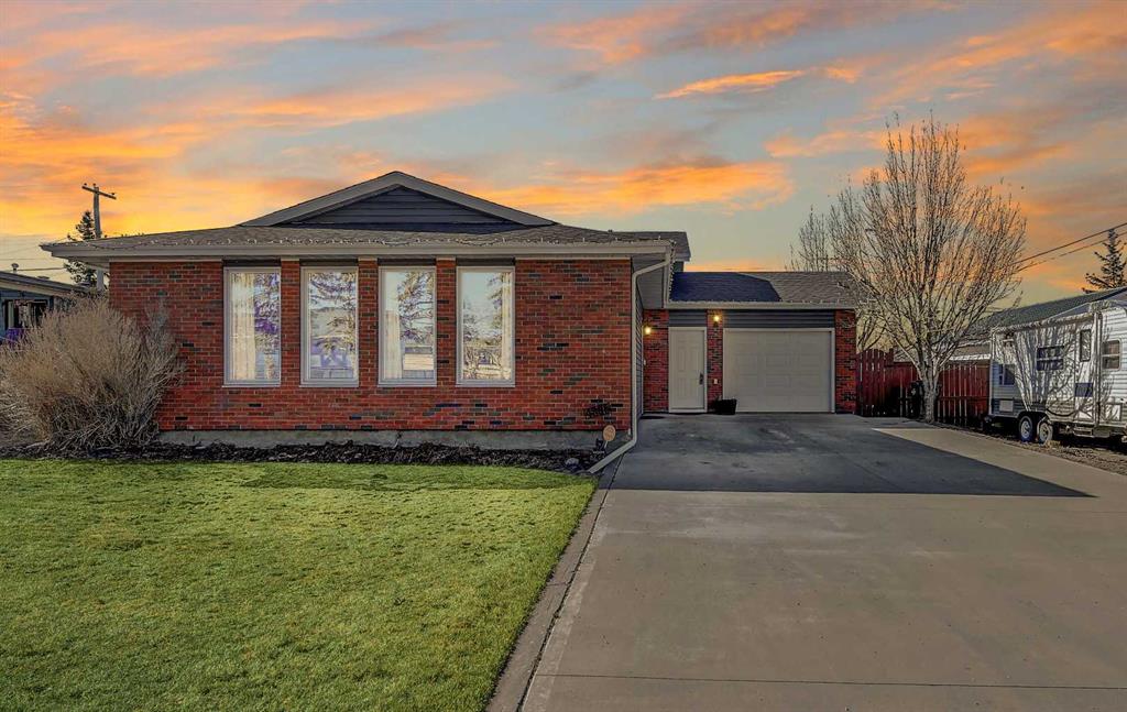 Picture of 4806 52 Avenue , Valleyview Real Estate Listing