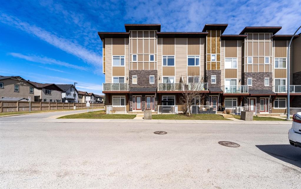 Picture of 7 Skyview Point Heath NE, Calgary Real Estate Listing