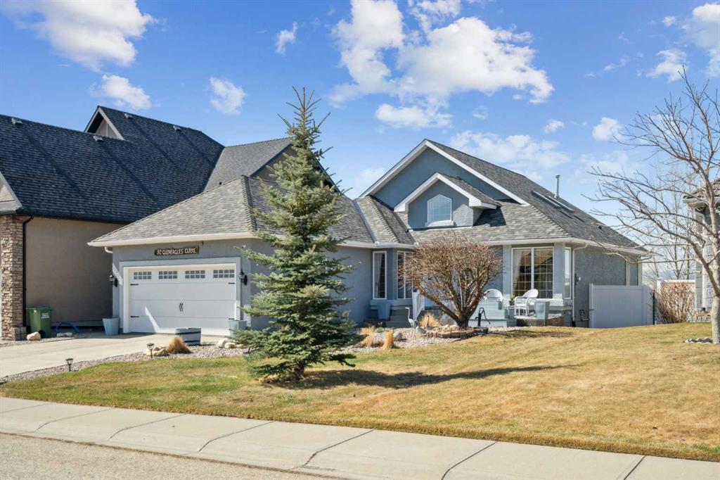Picture of 32 Gleneagles Close , Cochrane Real Estate Listing