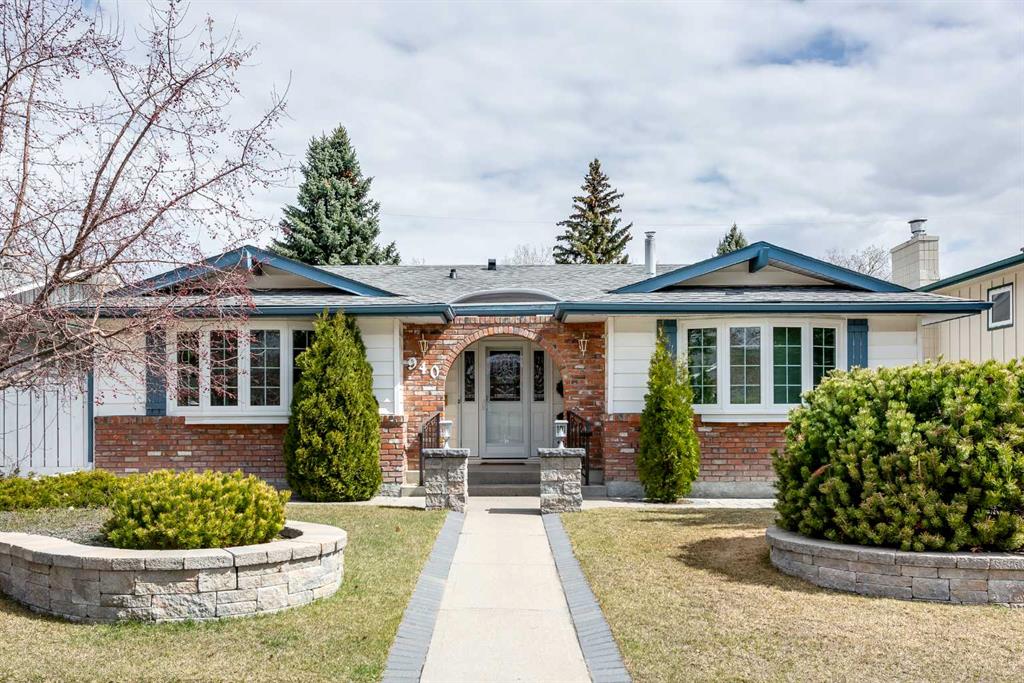 Picture of 940 Lake Arrow Way SE, Calgary Real Estate Listing