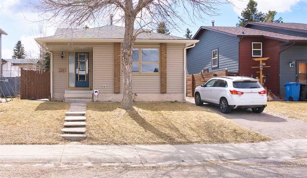Picture of 139 Castleglen Way NE, Calgary Real Estate Listing