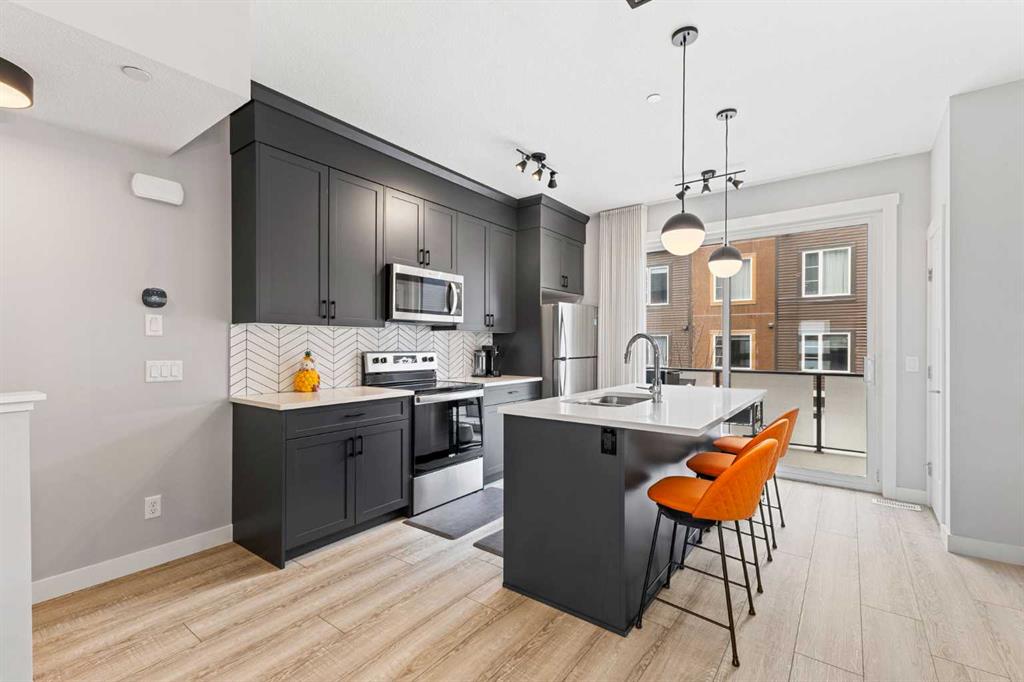 Picture of 233 Livingston Common NE, Calgary Real Estate Listing