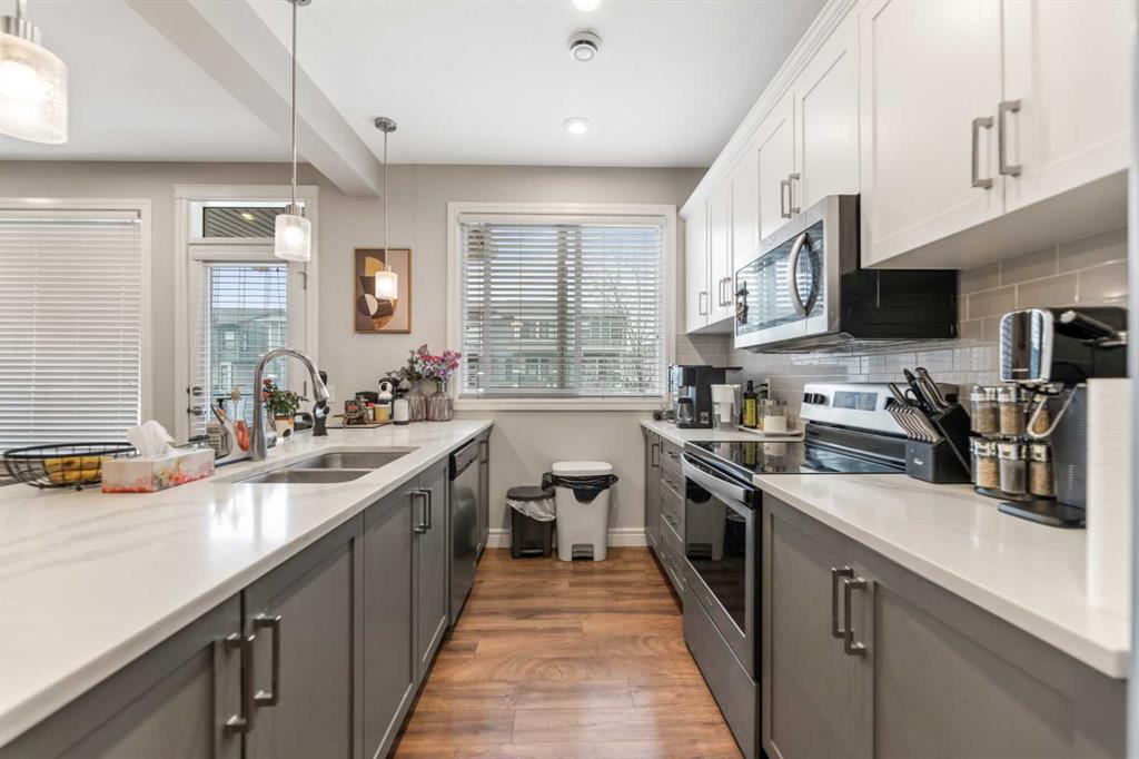 Picture of 19618 42 Street SE, Calgary Real Estate Listing
