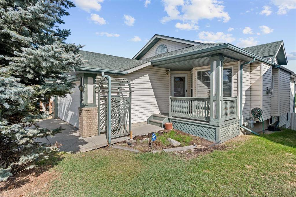 Picture of 18 Hidden Valley Gate NW, Calgary Real Estate Listing