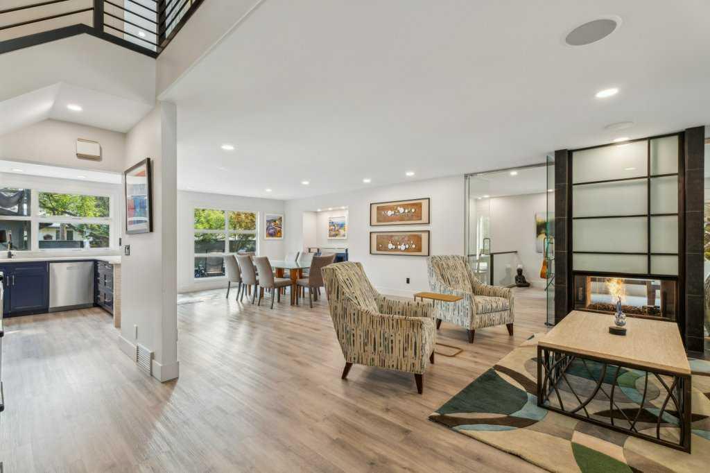 Picture of 8240 10 Street SW, Calgary Real Estate Listing