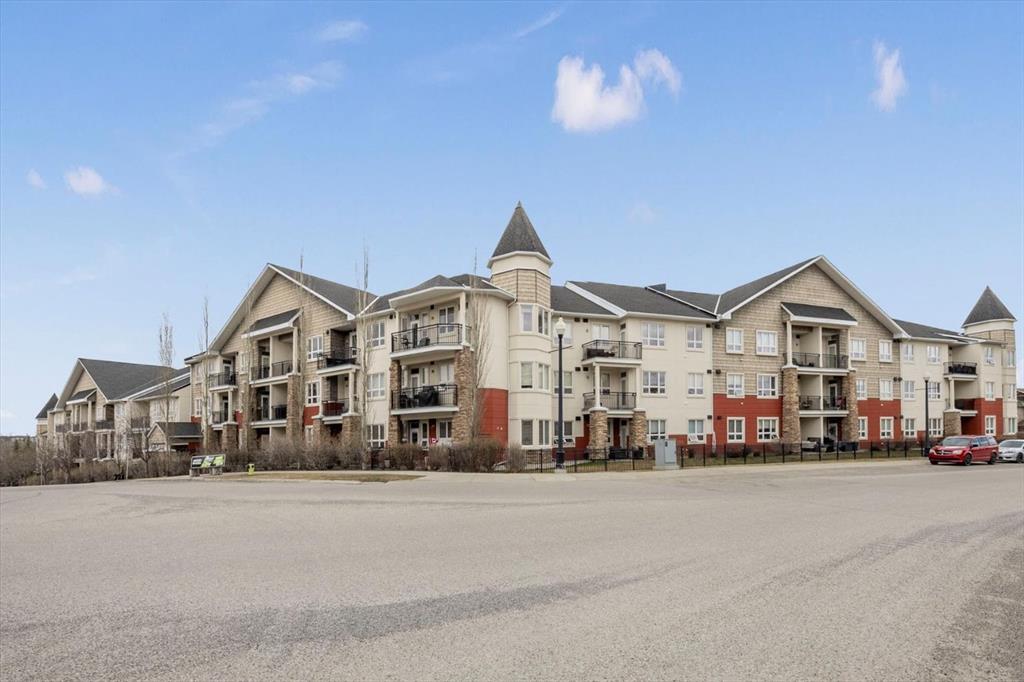 Picture of 440, 26 Val Gardena View SW, Calgary Real Estate Listing