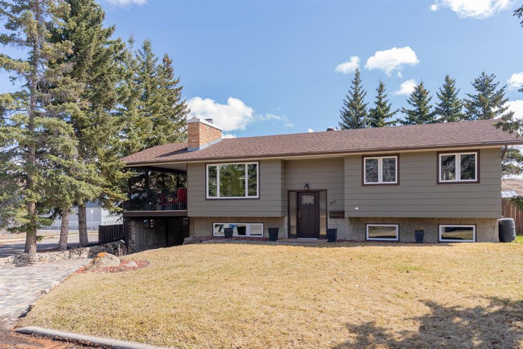 Picture of 157 Chinook Drive , Cochrane Real Estate Listing