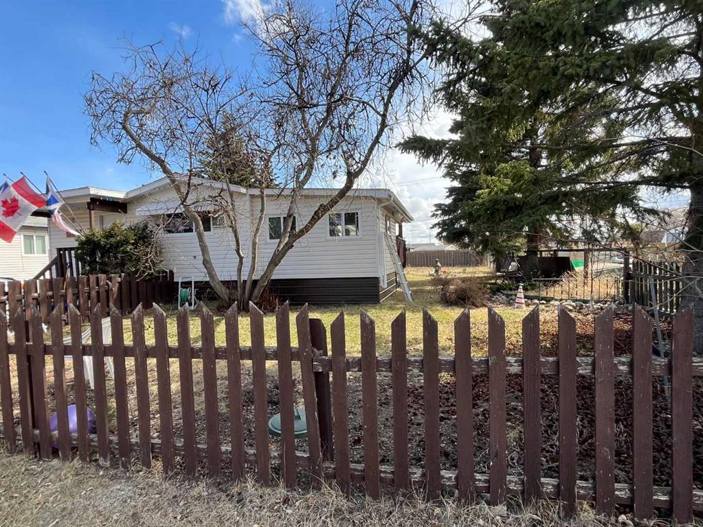 Picture of 5219 47 Street , Mannville Real Estate Listing