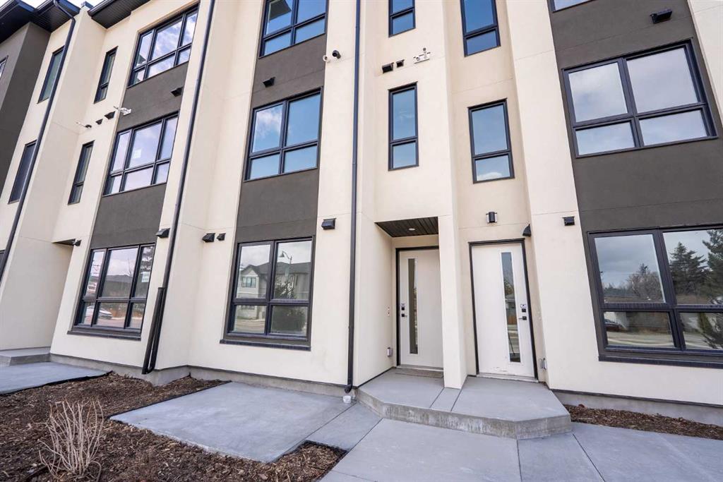 Picture of 4907 Bowness Road NW, Calgary Real Estate Listing