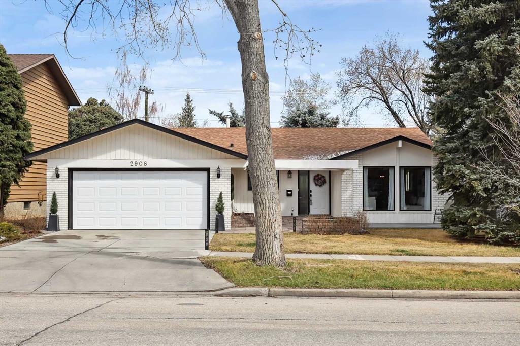 Picture of 2908 Palliser Drive SW, Calgary Real Estate Listing