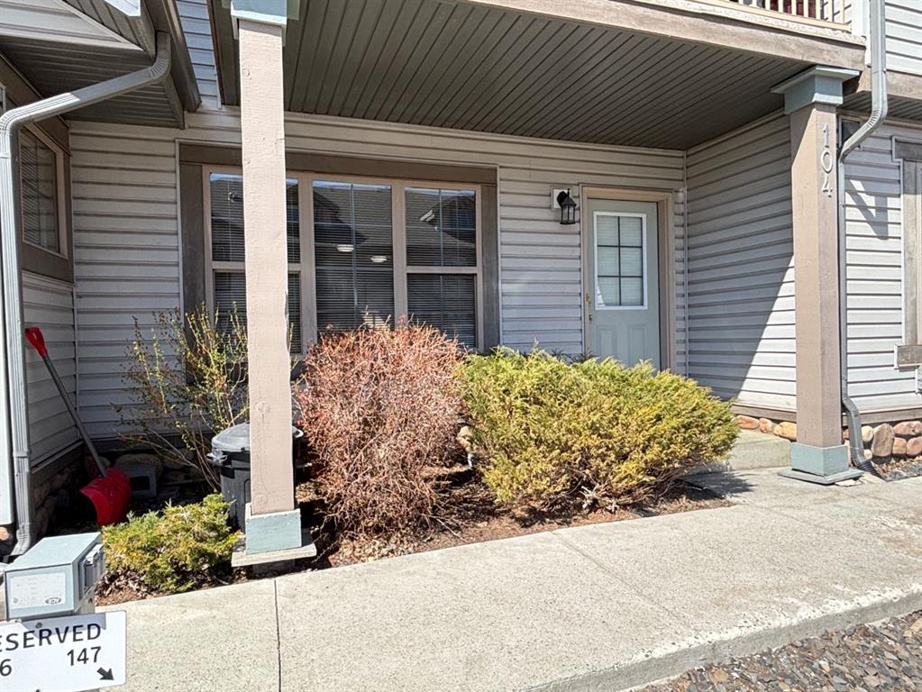 Picture of 104, 19 Everridge Square SW, Calgary Real Estate Listing