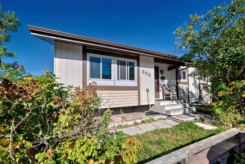 Picture of 608 Olympia Drive SE, Calgary Real Estate Listing