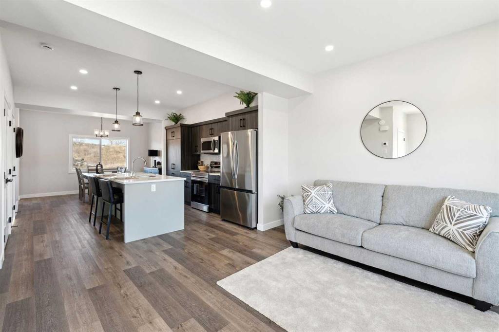 Picture of 111 Gray Close , Sylvan Lake Real Estate Listing