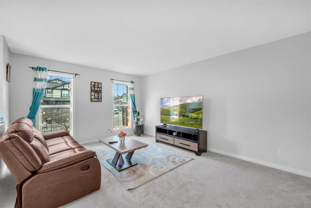 Picture of 6 Luxstone Point SW, Airdrie Real Estate Listing