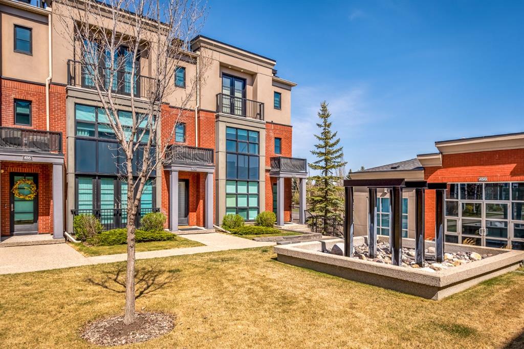 Picture of 424 Aspen Meadows Hill SW, Calgary Real Estate Listing