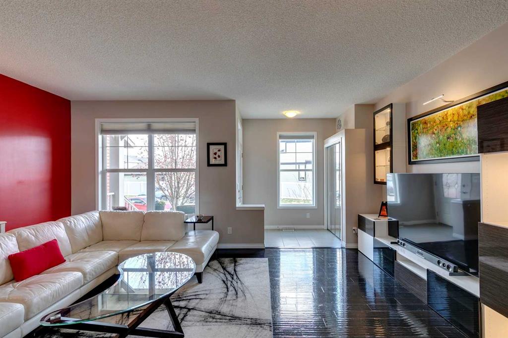 Picture of 15 New Brighton Common SE, Calgary Real Estate Listing