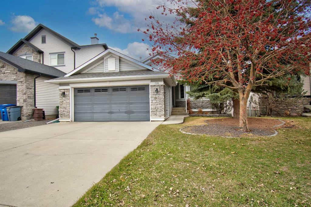 Picture of 728 Coopers Drive SW, Airdrie Real Estate Listing