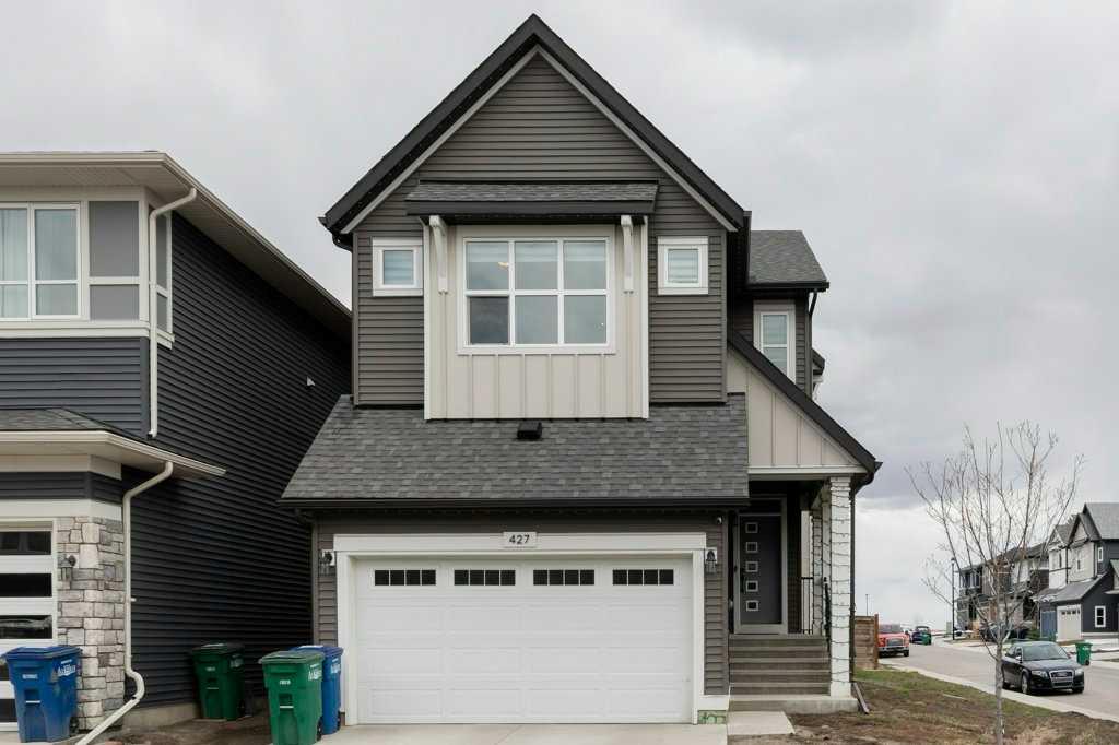 Picture of 427 Lawthorn Way SE, Airdrie Real Estate Listing