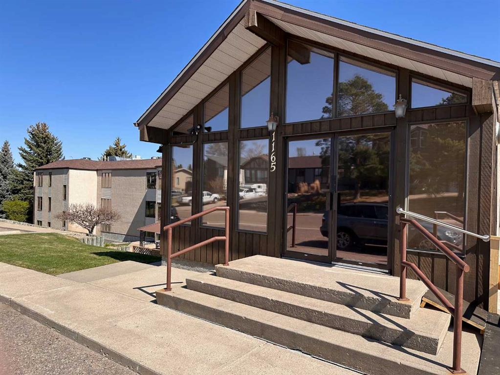 Picture of 15, 1165 16th Street NE, Medicine Hat Real Estate Listing
