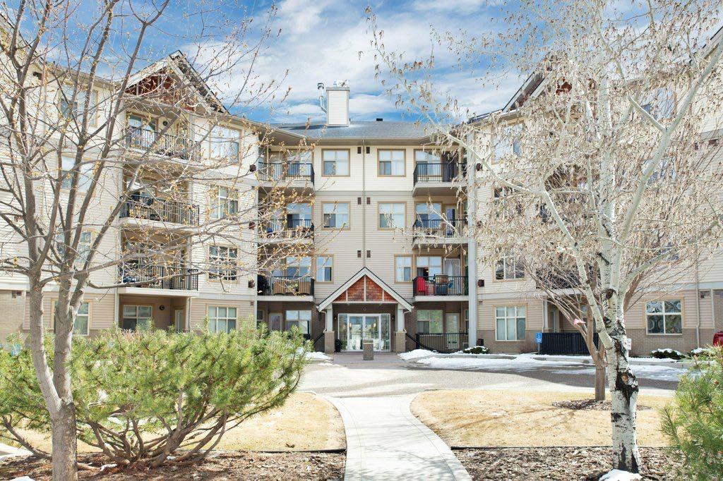 Picture of 402, 100 Lakeway Boulevard , Sylvan Lake Real Estate Listing