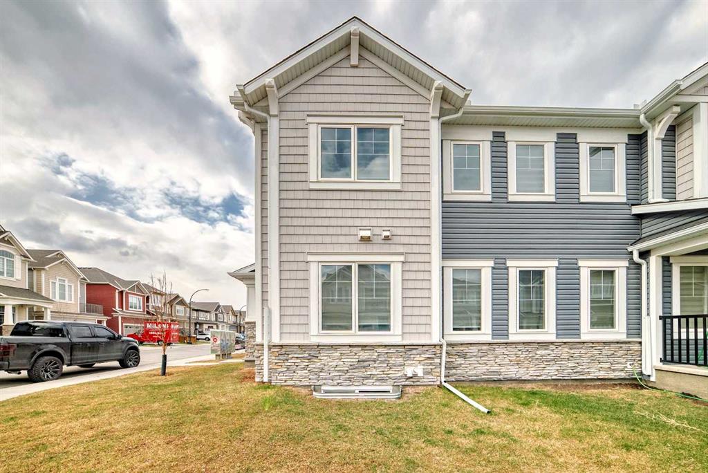 Picture of 110 CITYSIDE Grove NE, Calgary Real Estate Listing