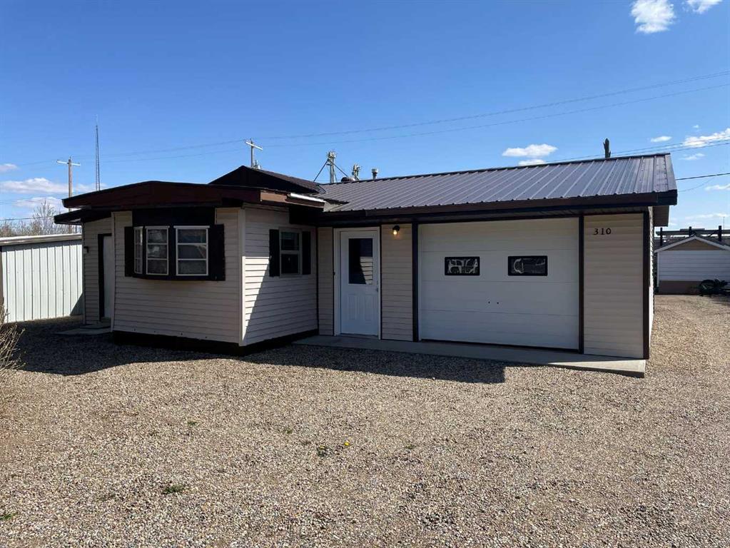 Picture of 310 2 St N  , Grassy Lake Real Estate Listing