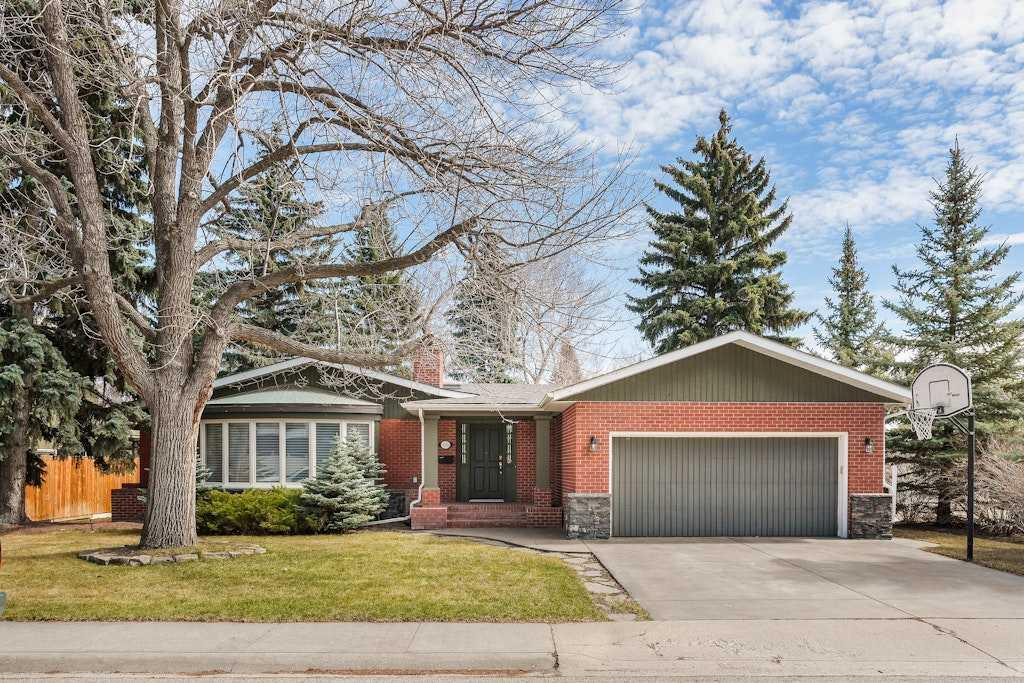 Picture of 68 Medford Place SW, Calgary Real Estate Listing