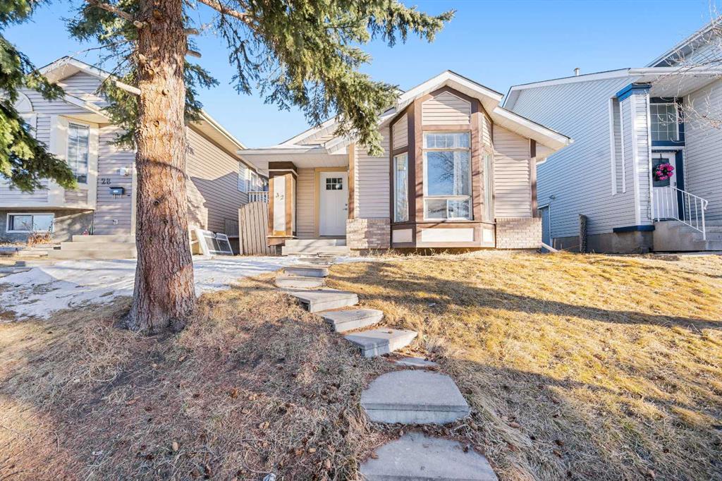 Picture of 32 Martinwood Way NE, Calgary Real Estate Listing