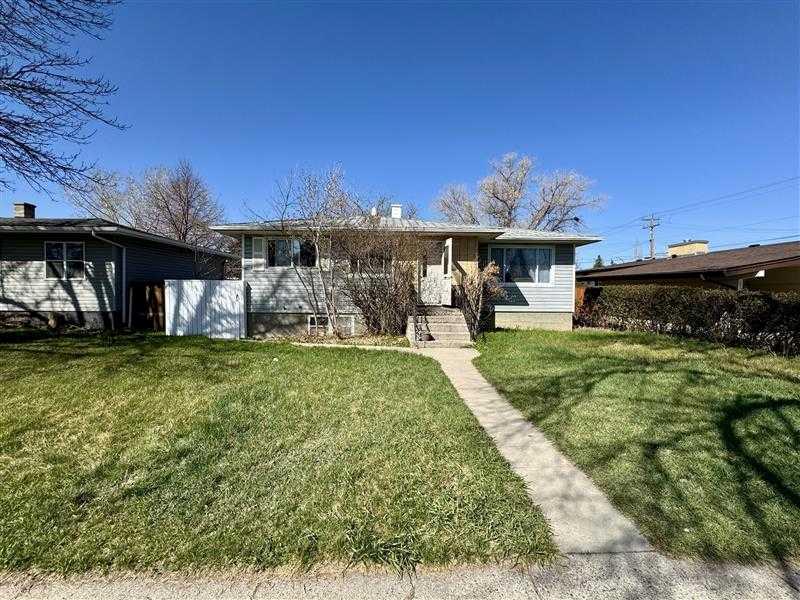 Picture of 1002 Stafford Drive N, Lethbridge Real Estate Listing