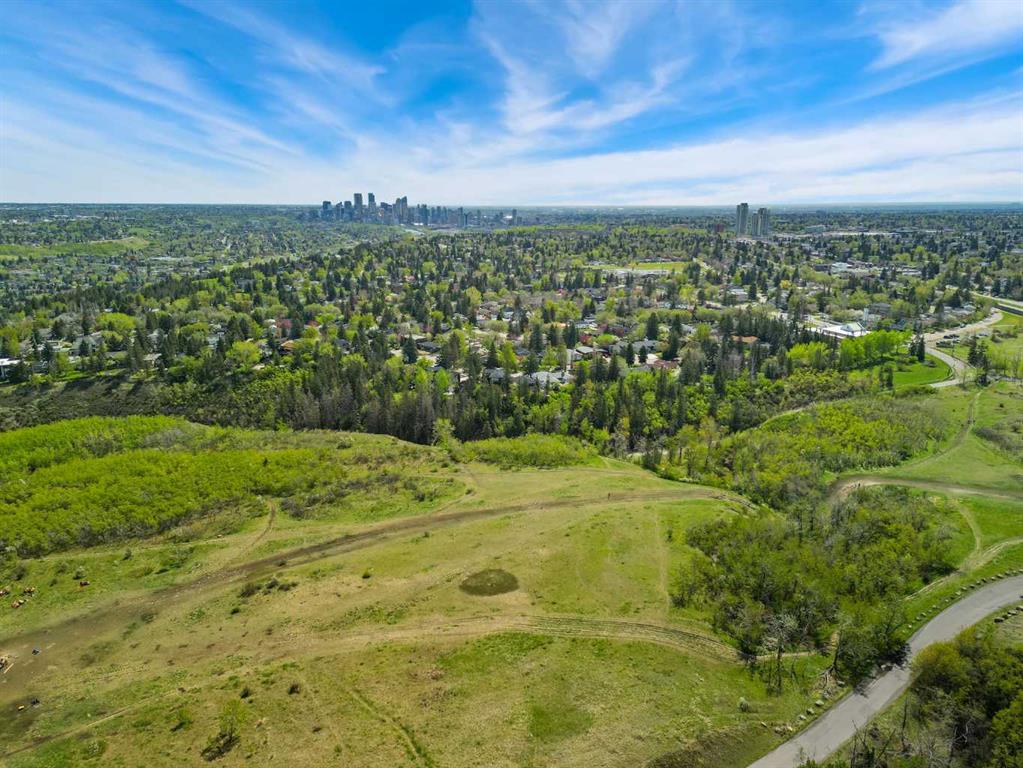 Picture of 5619 Coach Hill Road SW, Calgary Real Estate Listing