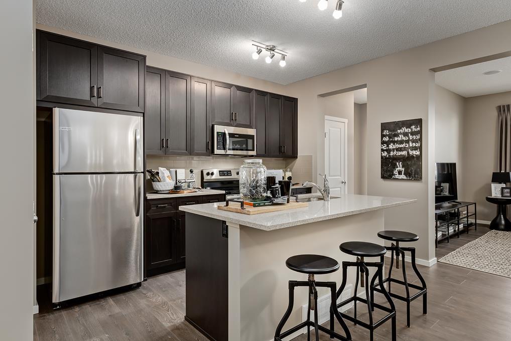 Picture of 92 Bartlett Crescent SE, Calgary Real Estate Listing