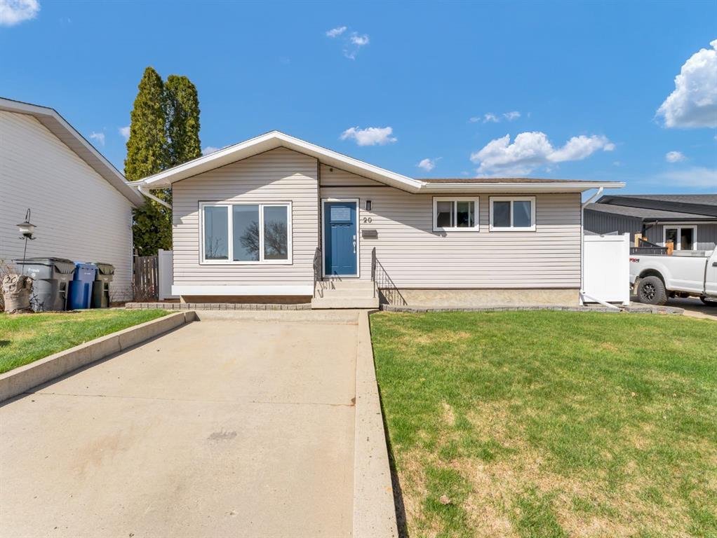 Picture of 20 Rae Court SE, Medicine Hat Real Estate Listing