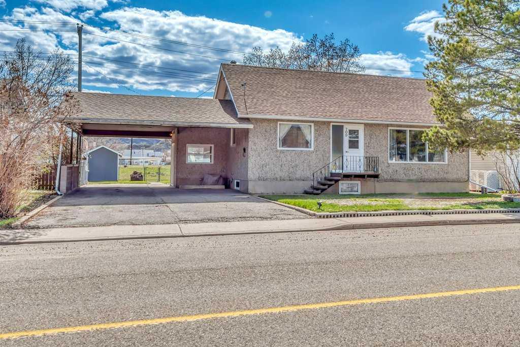 Picture of 709 7 Avenue E, Drumheller Real Estate Listing