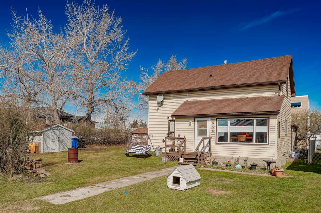 Picture of 856 Osler Street , Carstairs Real Estate Listing