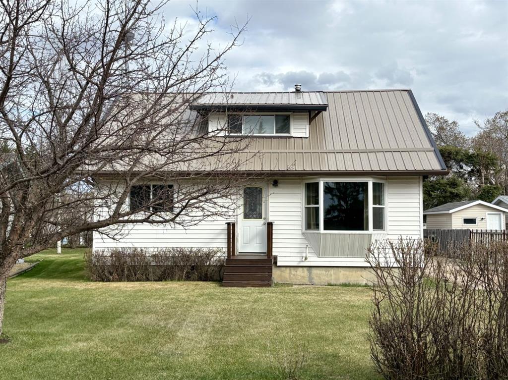 Picture of 5109 57 Street , Daysland Real Estate Listing