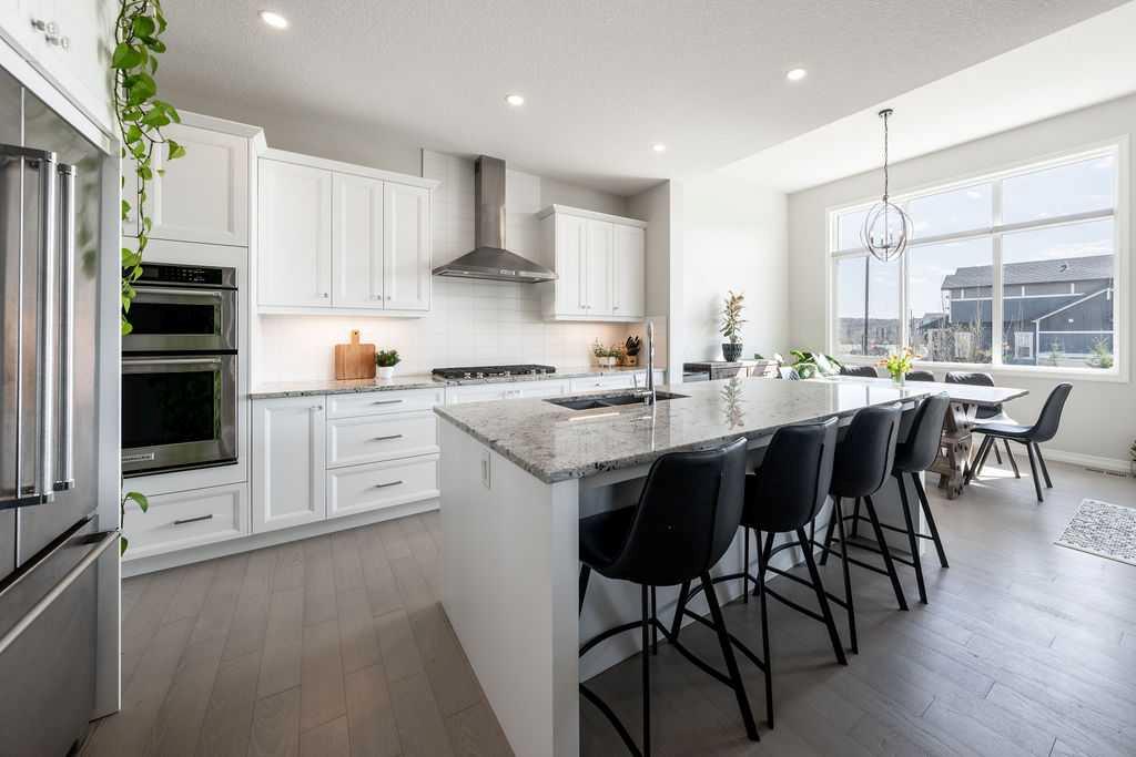 Picture of 7 Sundown Crescent , Cochrane Real Estate Listing