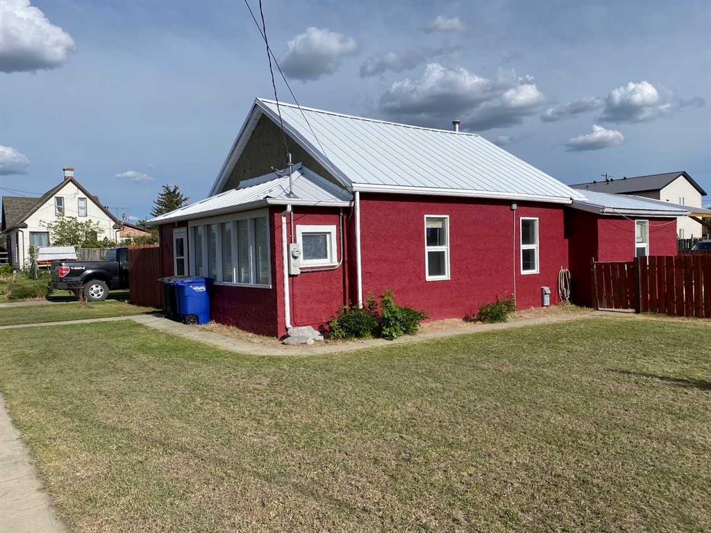 Picture of 456 26 Street , Fort Macleod Real Estate Listing
