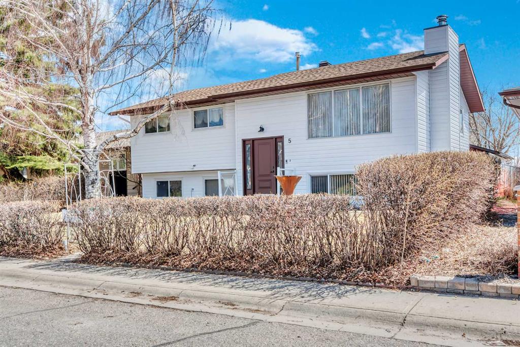 Picture of 5 Maple Leaf Road , Strathmore Real Estate Listing