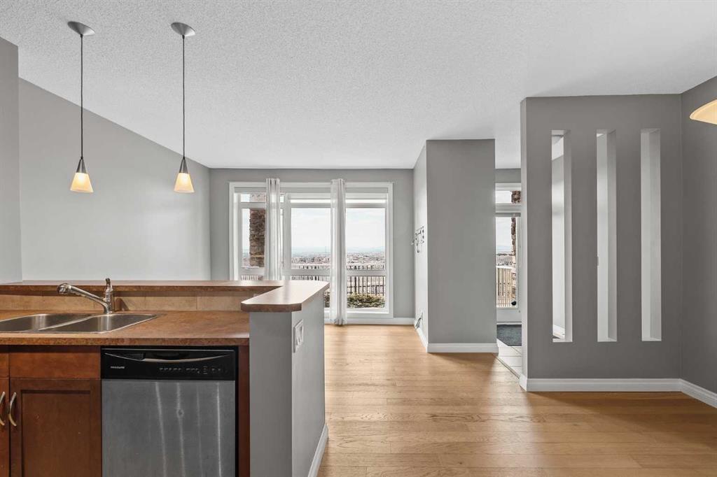Picture of 8, 153 Rockyledge View NW, Calgary Real Estate Listing