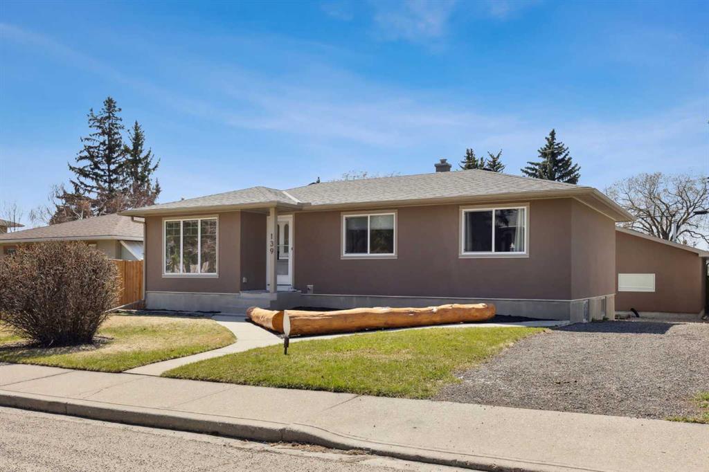 Picture of 139 Cornwallis Drive NW, Calgary Real Estate Listing