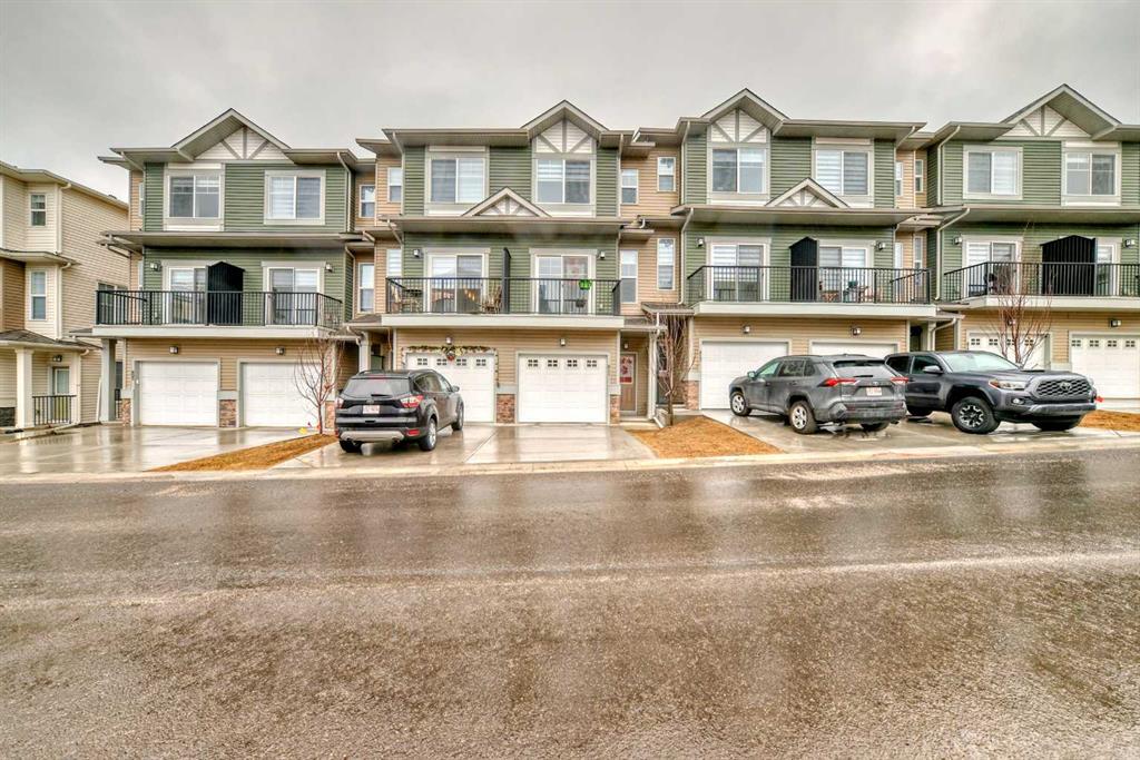 Picture of 811 Sage Hill Grove NW, Calgary Real Estate Listing