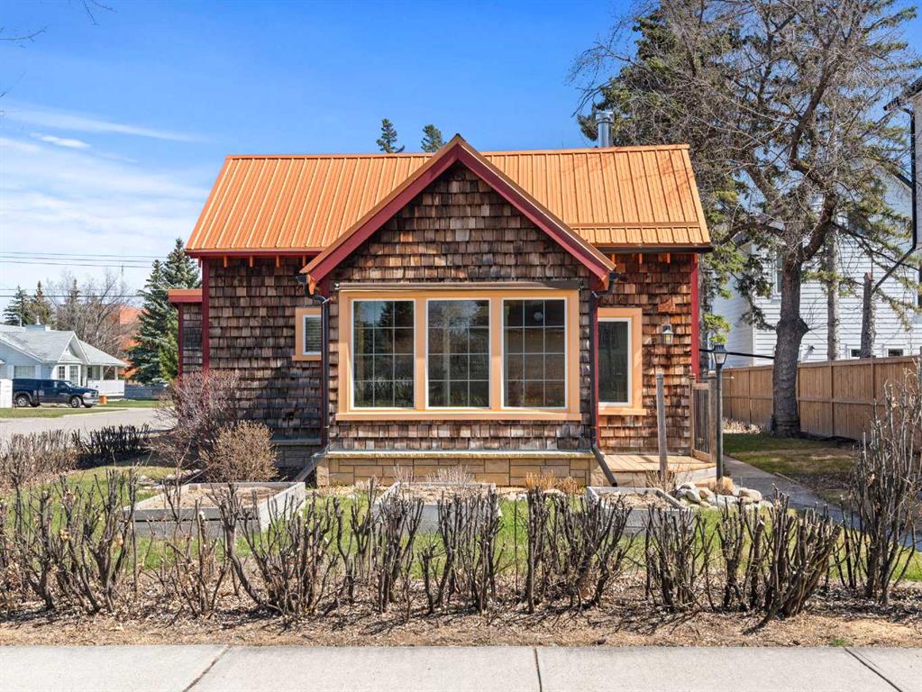 Picture of 906 7 Street SW, High River Real Estate Listing
