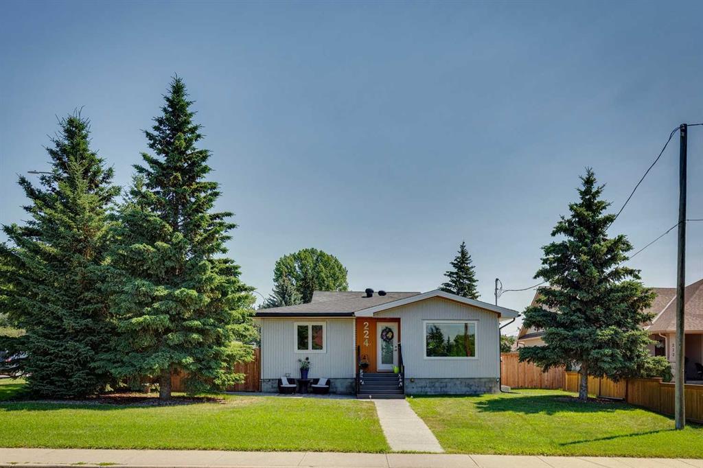 Picture of 224 Ross Avenue , Cochrane Real Estate Listing