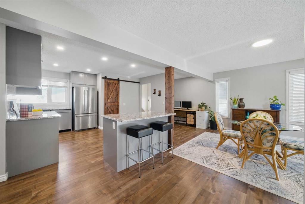 Picture of 828 Hunterston Crescent NW, Calgary Real Estate Listing