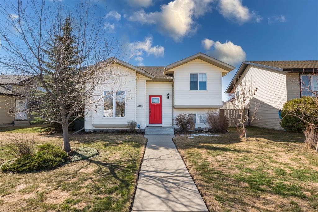 Picture of 4849 Westbrooke Road , Blackfalds Real Estate Listing