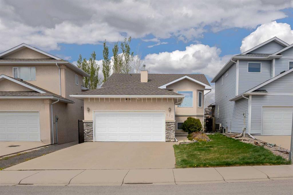 Picture of 552 Heritage Boulevard W, Lethbridge Real Estate Listing